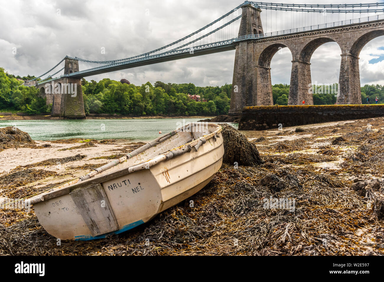 Telfords Menai Bridge Stretto di Menai. Anglesey North Wales. Foto Stock
