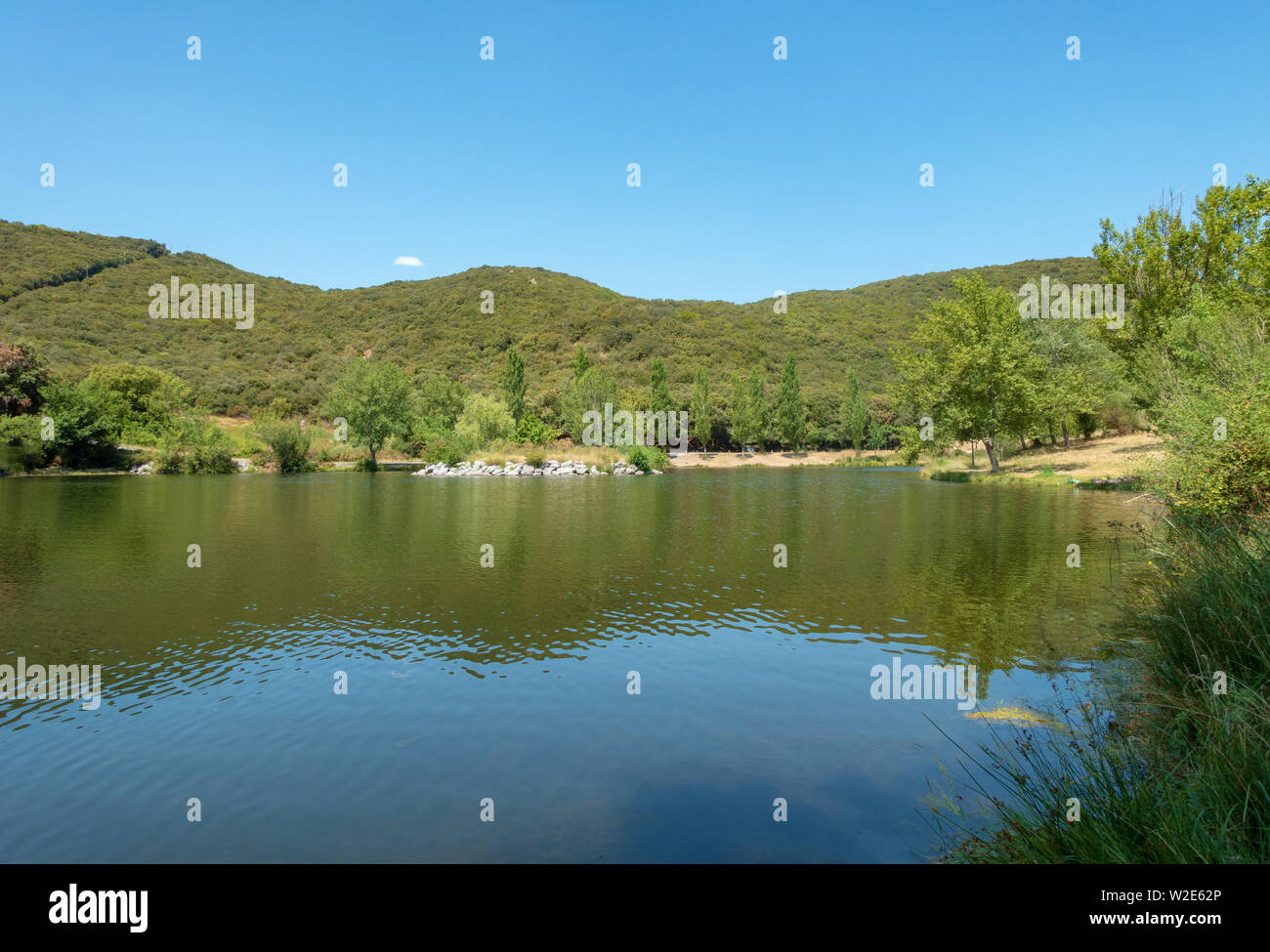 Lac et barrage de vailhan immagini e fotografie stock ad alta risoluzione Alamy