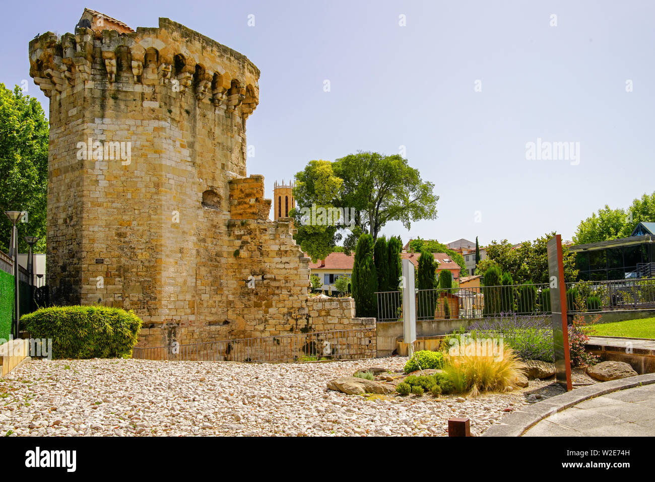 Resti romani di Thermes (bagno) in Aix-en-Provence. Aix è una città e comune nel sud della Francia. Foto Stock