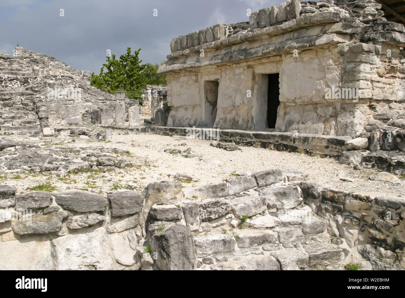 EL Rey, cancun, Messico - novembre 2010. El Rey è un sito archeologico del pre-Colombiano la cultura maya, situato nel sud-est del Messico, in th Foto Stock