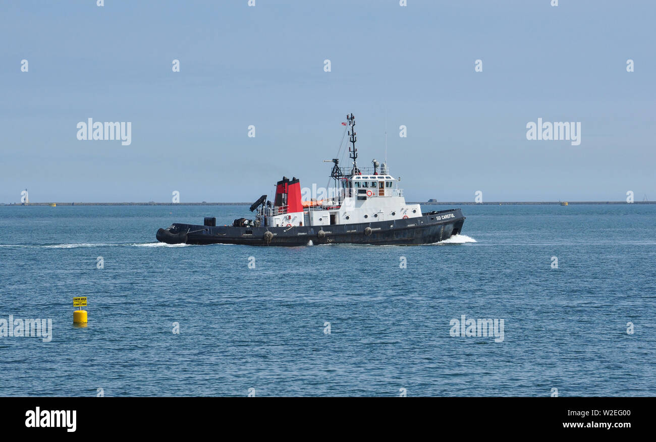 Unità gemelle Trattore rimorchiatore, SD attenta, Plymouth Sound, Devon, Inghilterra, Regno Unito Foto Stock