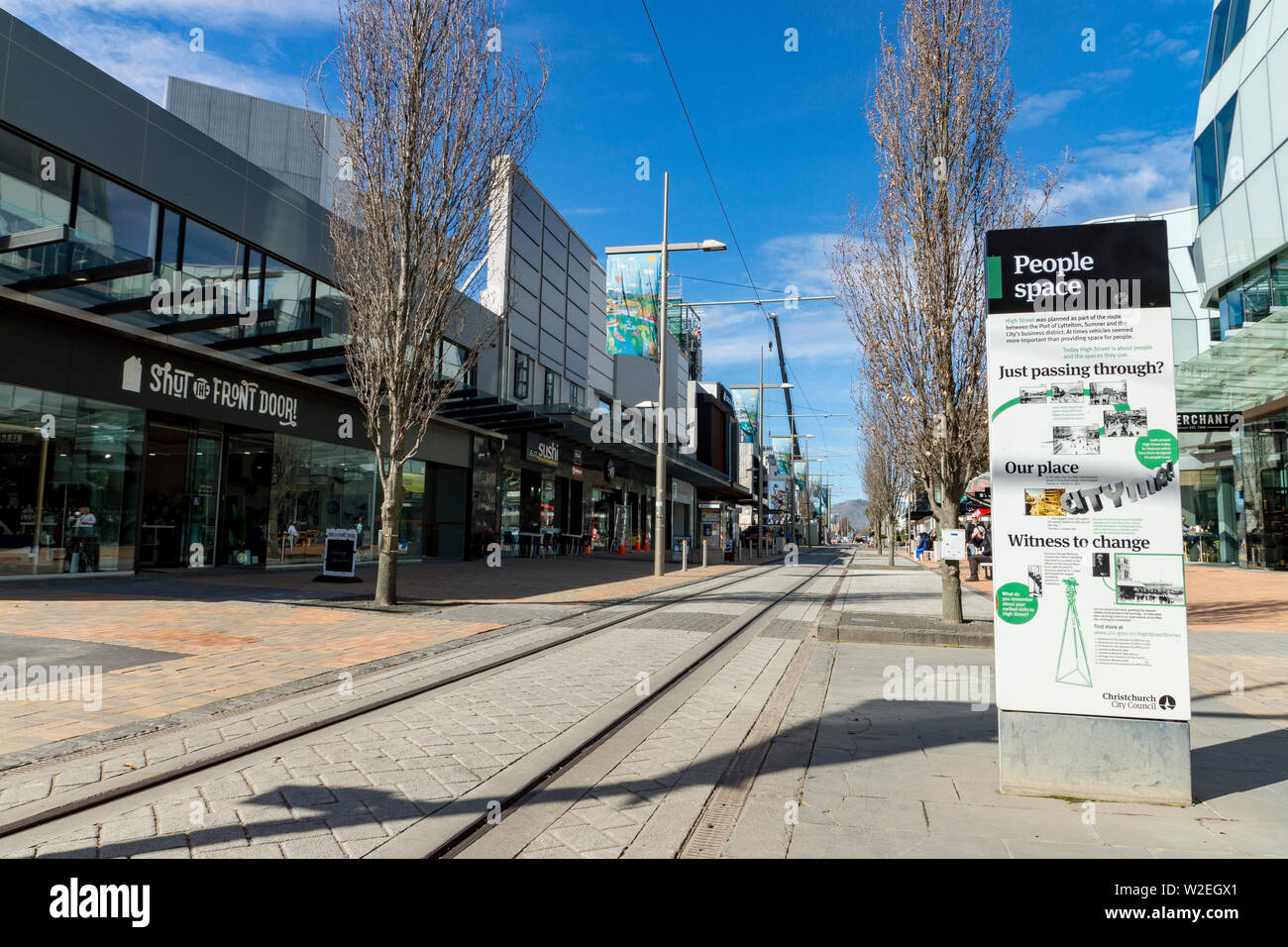 Rigenerazione di High Street, Christchurch Nuova Zelanda nel 2017 dopo il terremoto del 2011. Segno mostra cambiamento storico della strada. Foto Stock