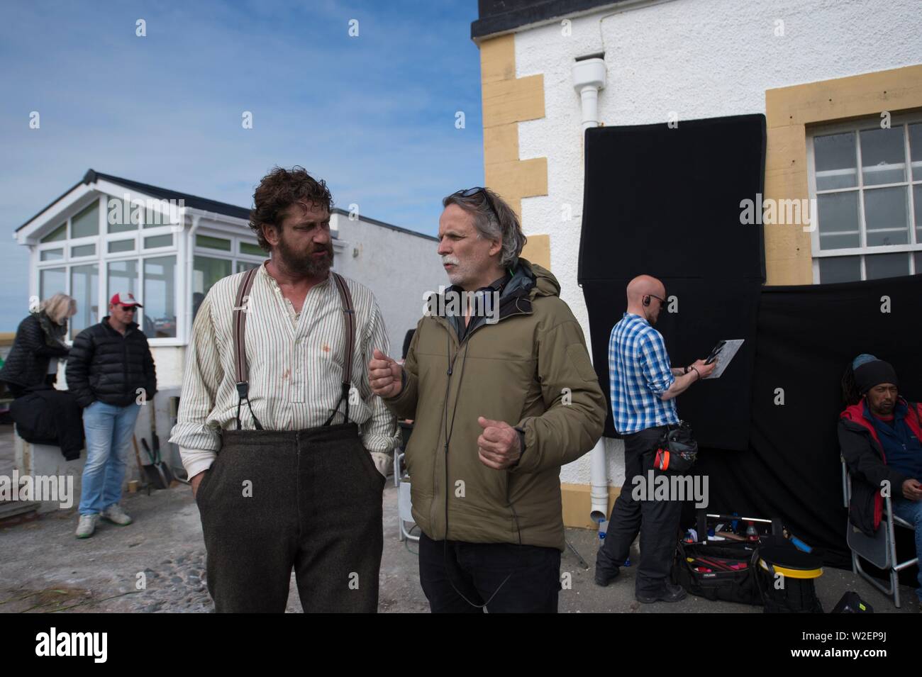 GERARD BUTLER e KRISTOFFER NYHOLM in Vanishing (2018). Credito: Mad come uccelli / Cross Creek Pictures / G-BASE / testa dentata Fil / Album Foto Stock