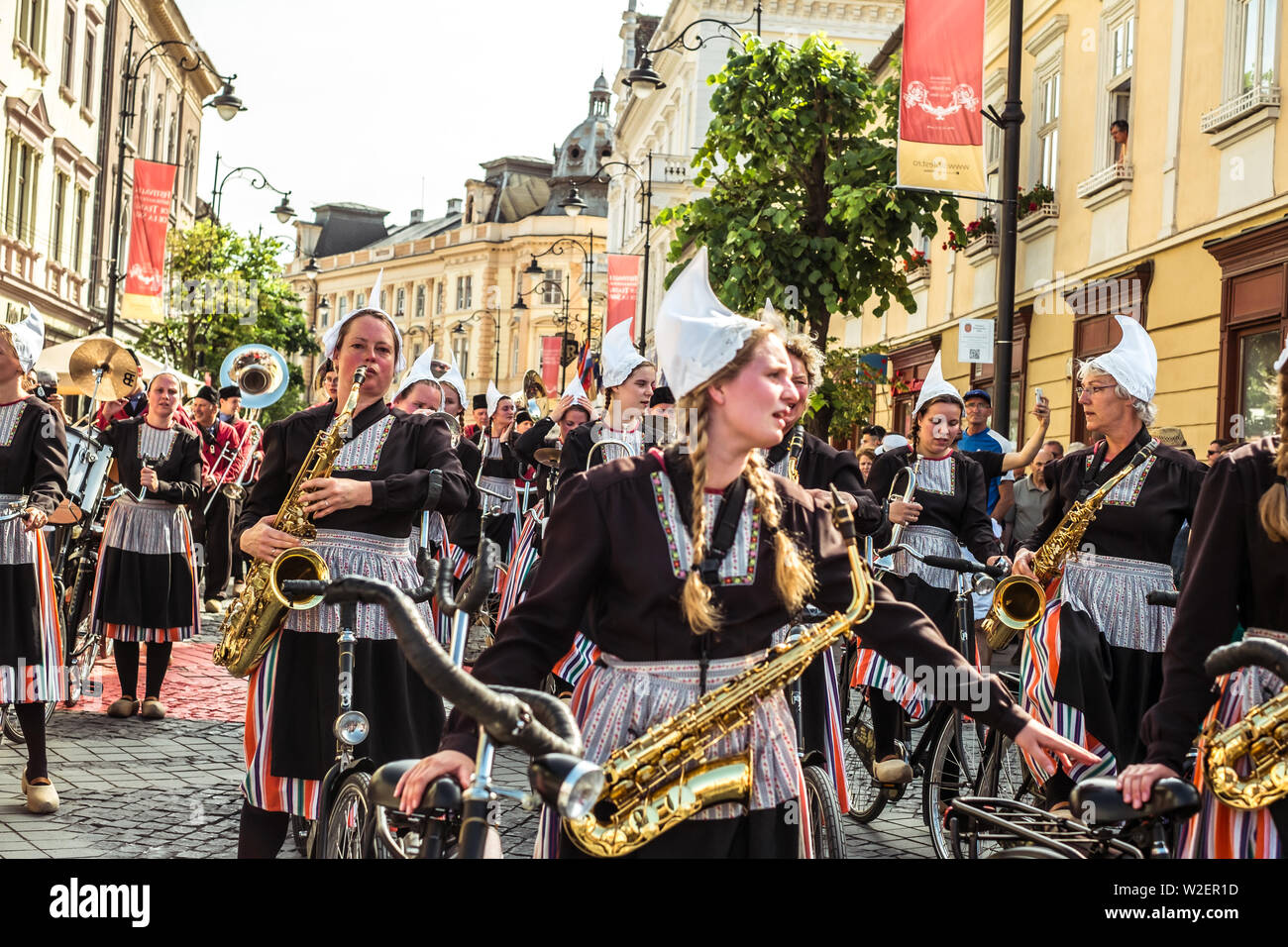 La città di Sibiu, Romania - 14 giugno 2019. Crescendo Opende banda di bicicletta da Paesi Bassi performanti a Sibiu il Festival Internazionale del Teatro da Sibiu, Foto Stock
