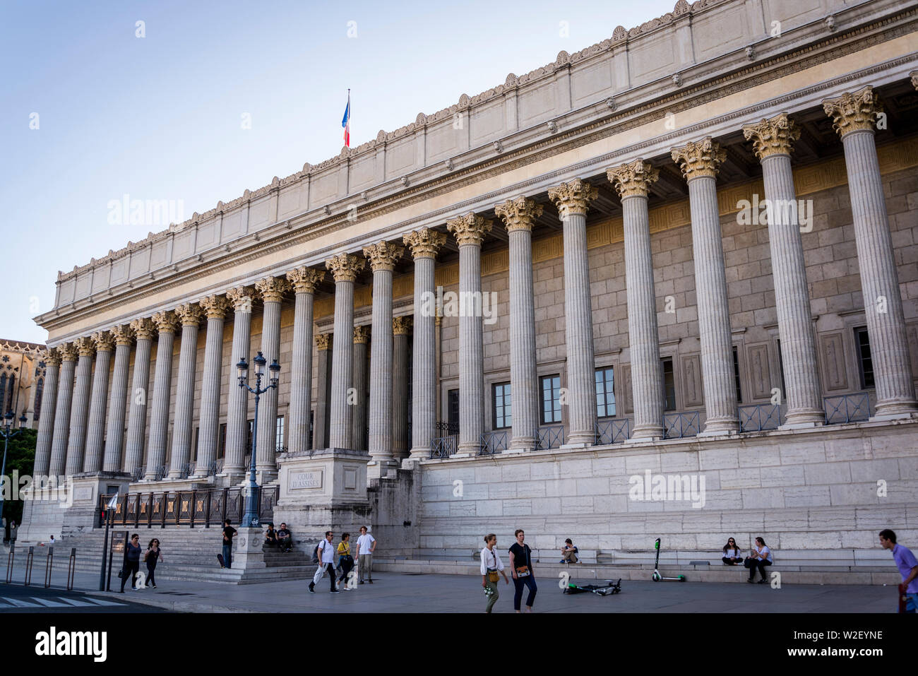 Edificio neoclassico del Tribunale o Palais de Justice historique de Lyon è un edificio situato sul Quai Romain Rolland, sulla riva destra del th Foto Stock