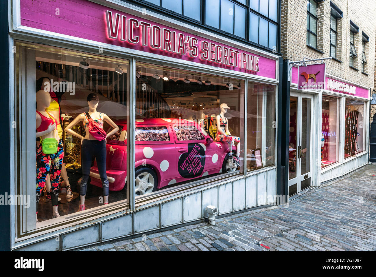 Victoria's Secret Pink shop, New Bond St, Mayfair, London W1S, Inghilterra, Regno Unito. Foto Stock