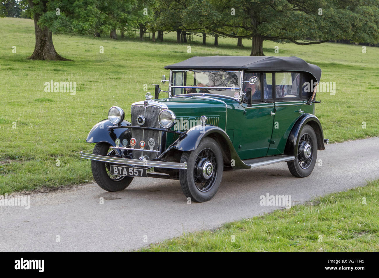 Motoring classics, historics, motori vintage e collezionismo 2019; Leighton Hall trasporti mostra, collezione di automobili e veicoli veterano dei tempi passati. Foto Stock