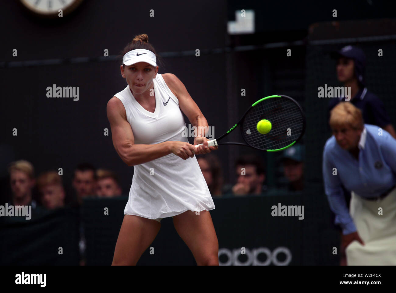 Il torneo di Wimbledon, 8 luglio 2019 - Simona Halep in azione oggi contro Cori Gauff durante il loro quarto round corrispondono a Wimbledon. Halep ha vinto in retta fissa. Foto Stock