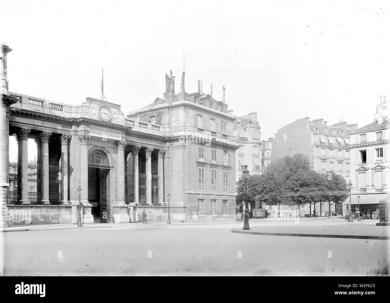Chambre des deputati Palais-Bourbon Assemblée nationale - Entrée - Paris - Médiathèque de l'architecture et du patrimoine - APMH00019198. Foto Stock