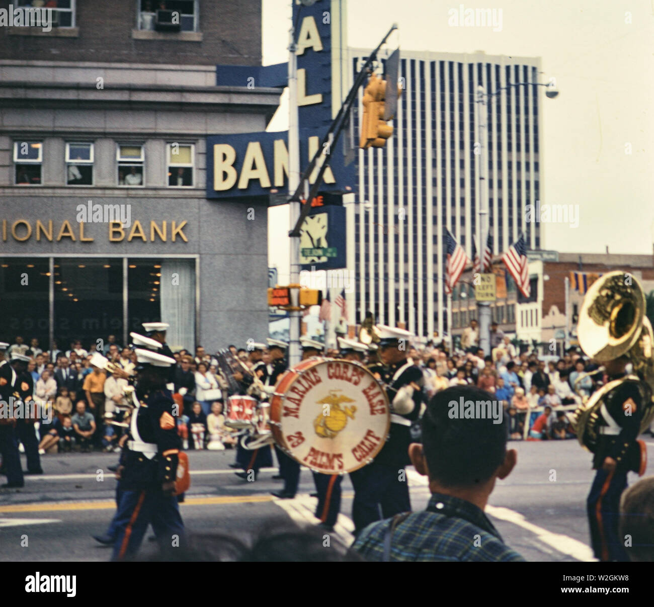 29 Palms Marine Corps banda nella Pikes Peak o busto Rodeo parade di Colorado Springs ca. 1967 Foto Stock