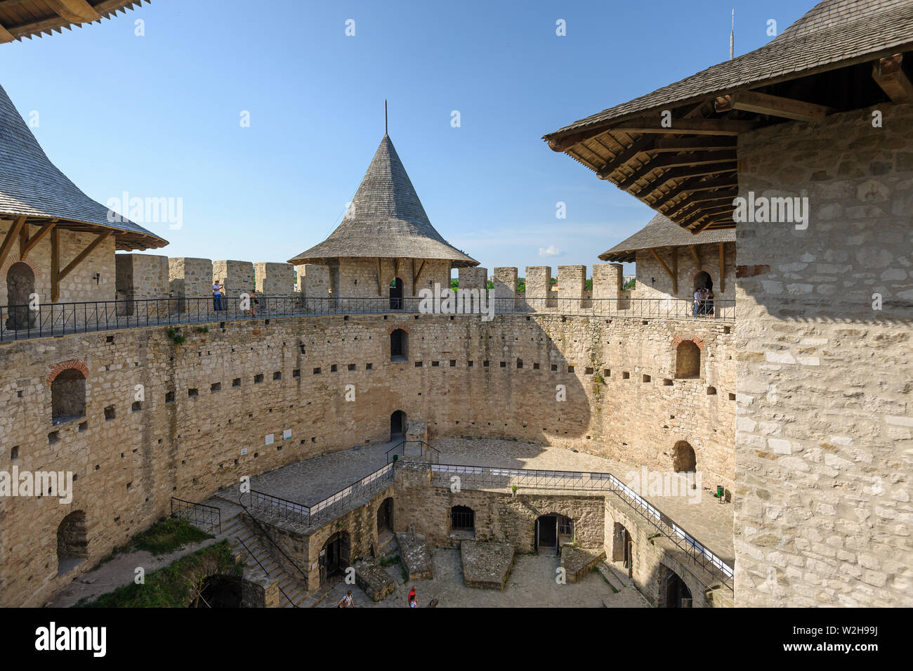 Lo spazio interno della fortezza medievale di Soroca, Repubblica di Moldavia Foto Stock