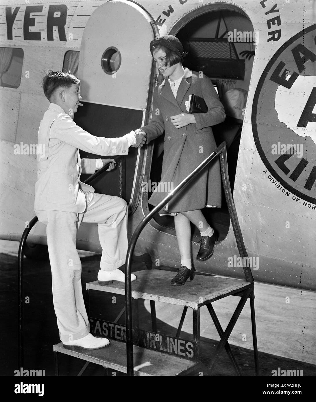 Un ragazzo e una ragazza a New Orleans Flyer aereo ca. 1935 Foto Stock