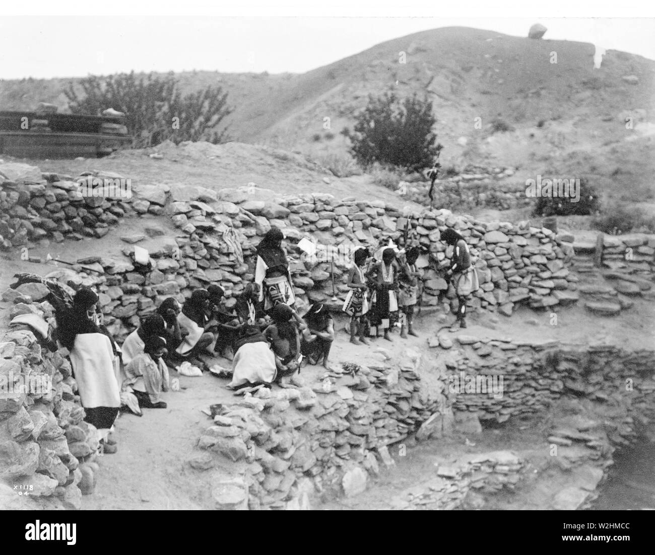 Edward S. Curtis nativi indiani americani - flauto indiano ballerini a molla Tureva ca. 1905 Foto Stock