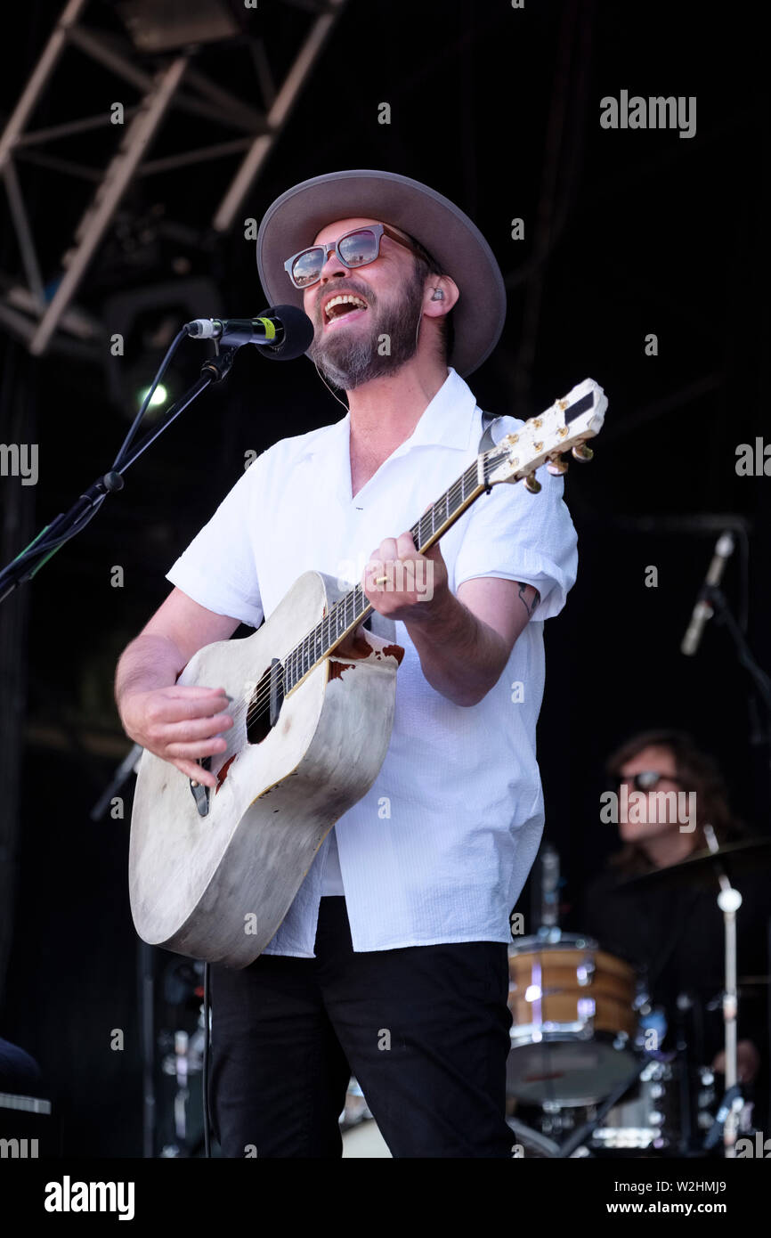 Gaz Coombes effettuando al Cornbury Music Festival. Luglio 5, 2019 Foto Stock