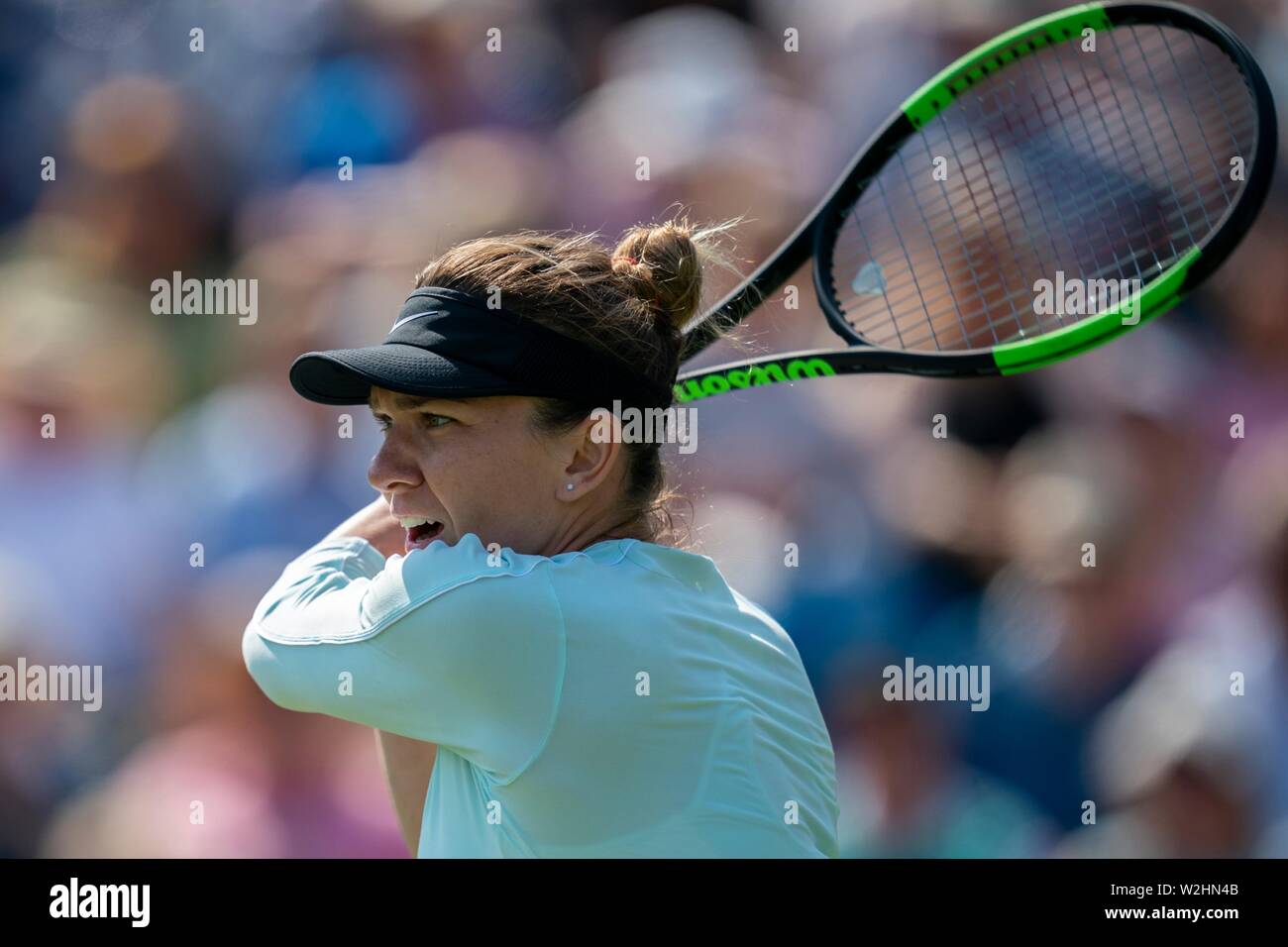 Simona Halep della Romania in azione contro Polona Hercog della Slovacchia a valle della natura International 2019, Devonshire Park, Eastbourne - Inghilterra. Wednes Foto Stock