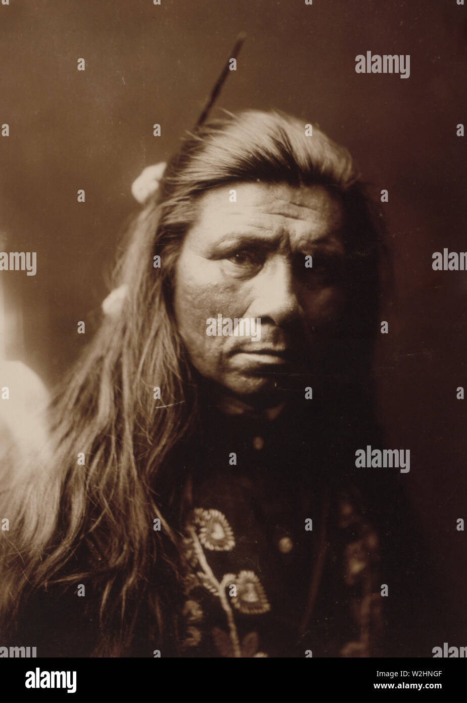 Edward S. Curtis nativi indiani americani - Nespilim uomo ca. 1904 Foto Stock