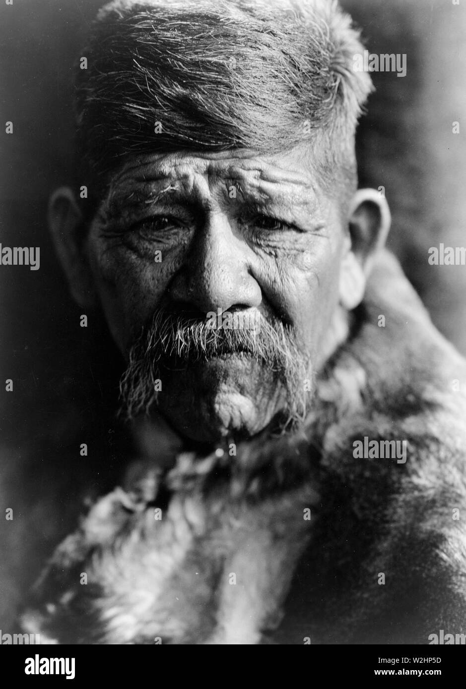 Edward S. Curtis nativi indiani americani - un capo--Chukchansi yokut ca. 1924 Foto Stock