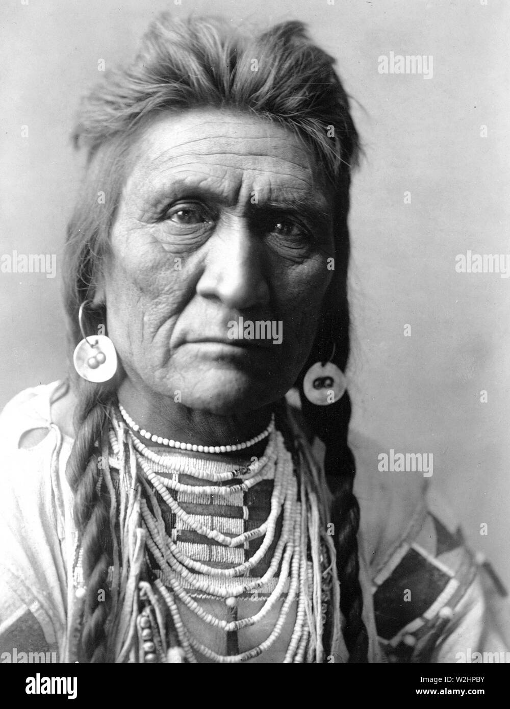 Edward S. Curtis nativi indiani americani - Crow Indian uomo ca.1908 Foto Stock