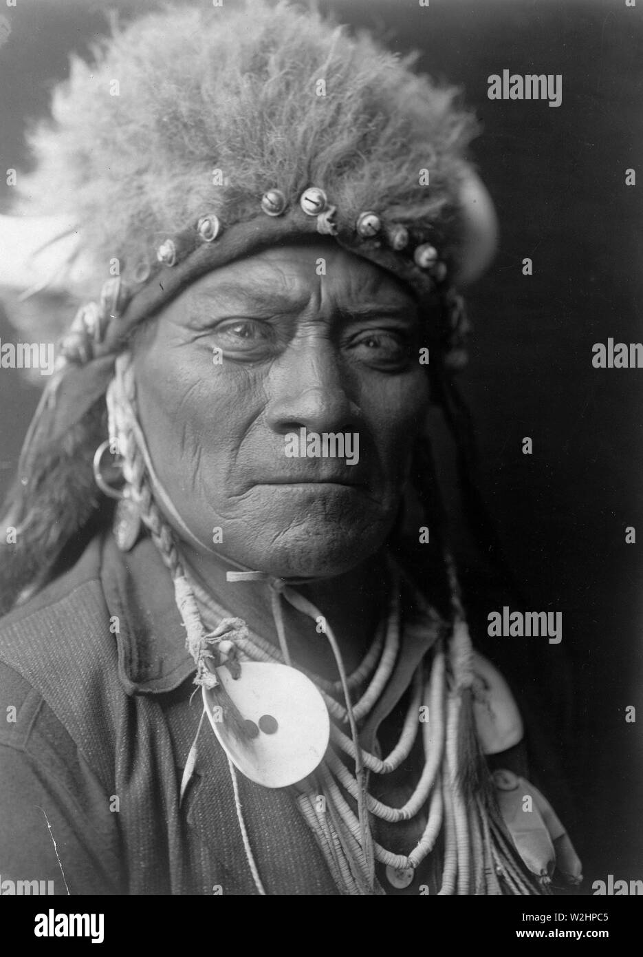 Edward S. Curtis nativi indiani americani - un cordone blu ca. 1908 Foto Stock