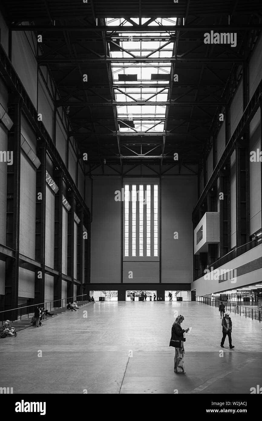 Il famoso Turbine Hall della Tate Modern di Londra Foto Stock