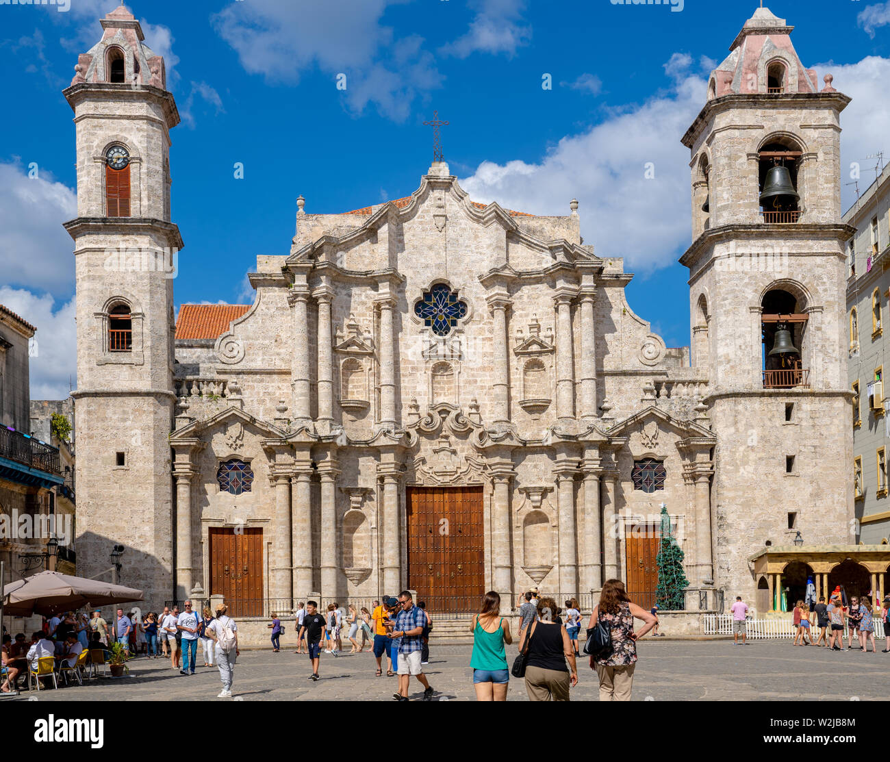 L'Avana Vecchia Havana, Cuba - Gennaio 2, 2019: Plaza de la Catedral. Foto Stock