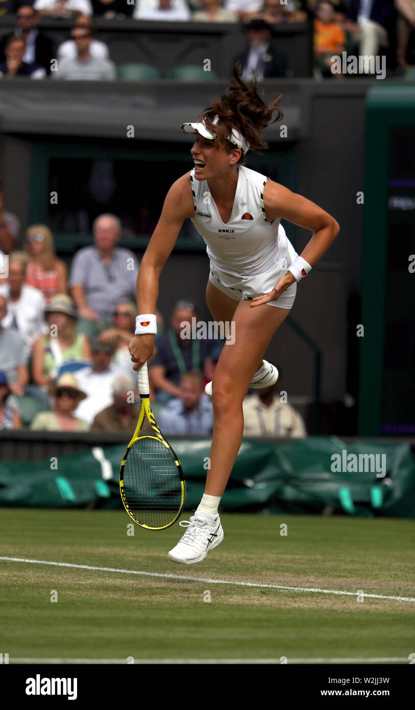 Il torneo di Wimbledon, Regno Unito. 9 Luglio, 2019. Johanna Konta in azione durante il suo quarterfinal match contro Barbora STRYCOVA a Wimbledon oggi. Credito: Adam Stoltman/Alamy Live News Foto Stock