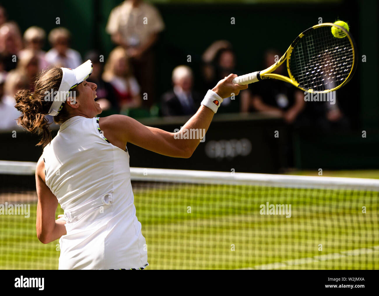 Londra, UK, 9 Luglio 2019: Johanna Konta della Gran Bretagna è in azione durante il suo QF corrisponde al giorno 8 alla Wimbledon Tennis Championships 2019 a All England Lawn Tennis e Croquet Club di Londra. Credito: Frank Molter/Alamy Live news Foto Stock