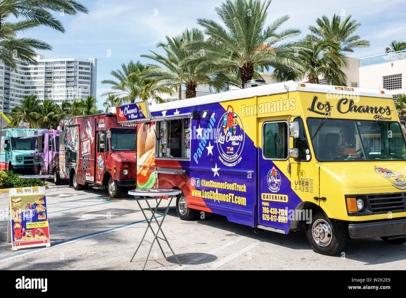 Miami Beach Florida, North Beach, Fire on the Fourth Festival 4 luglio annuale Food Trucks, FL190704017 Foto Stock