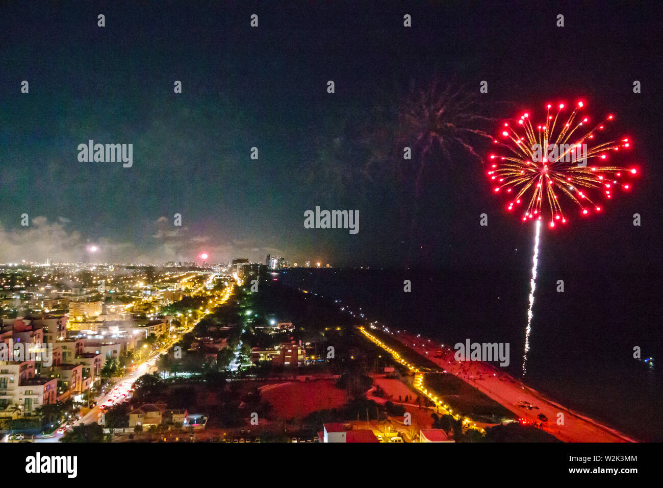 Miami Beach Florida, North Beach, Fire on the Fourth Festival 4 luglio evento annuale, fuochi d'artificio, burst, visitatori viaggio turistico tour touri Foto Stock