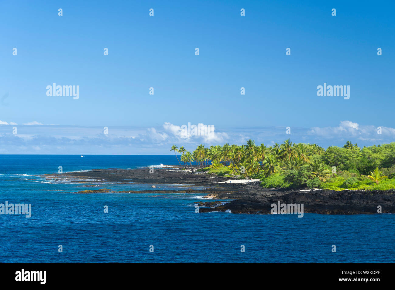 Vista sulla baia di Alahaka a Pu'uhonua O Honaunau NP in Sud Kona, Hawaii Foto Stock