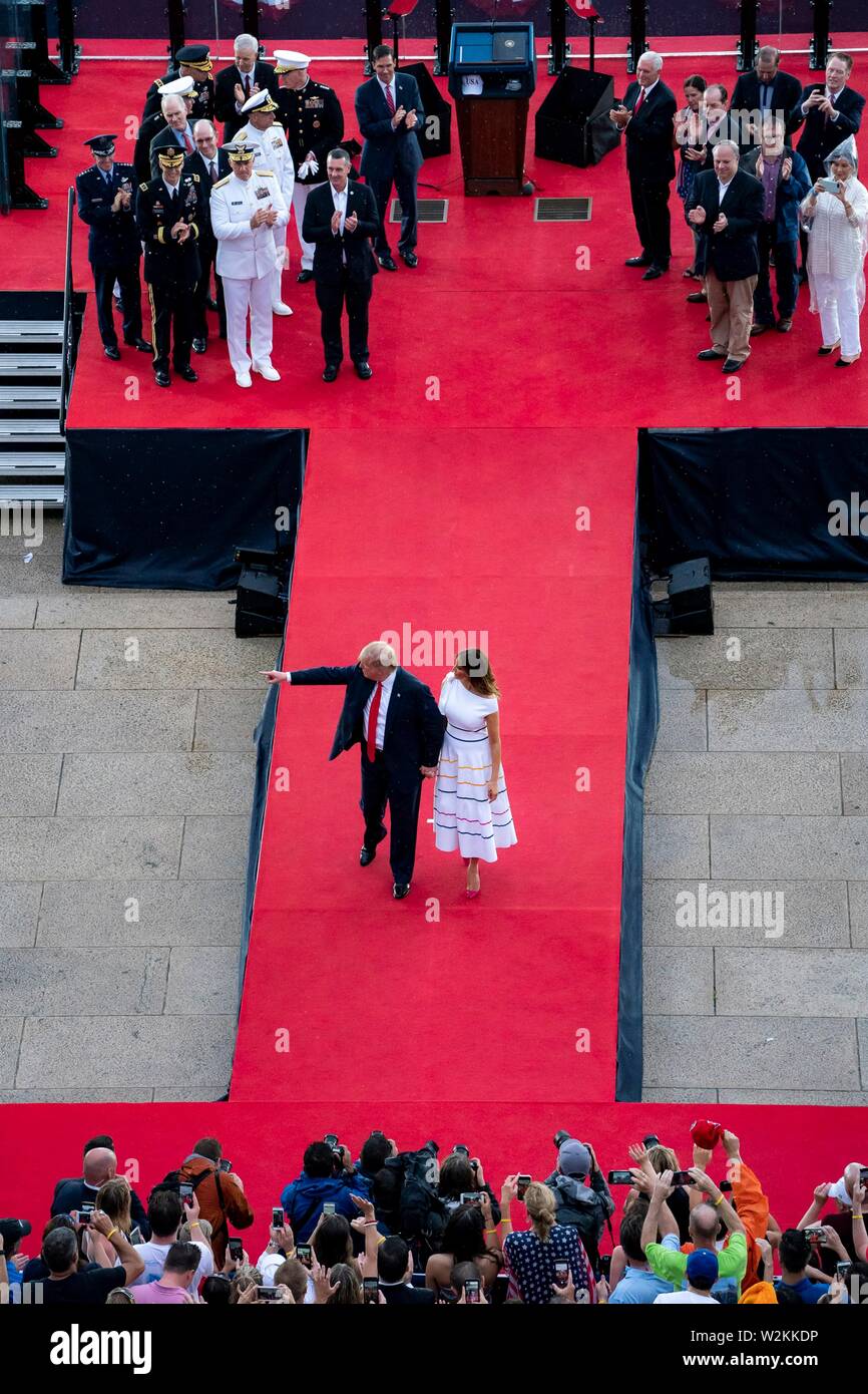 U.S presidente Donald Trump e la First Lady Melania Trump arrivano per la salute in America evento presso il Lincoln Memorial Luglio 4, 2019 a Washington D.C. Foto Stock