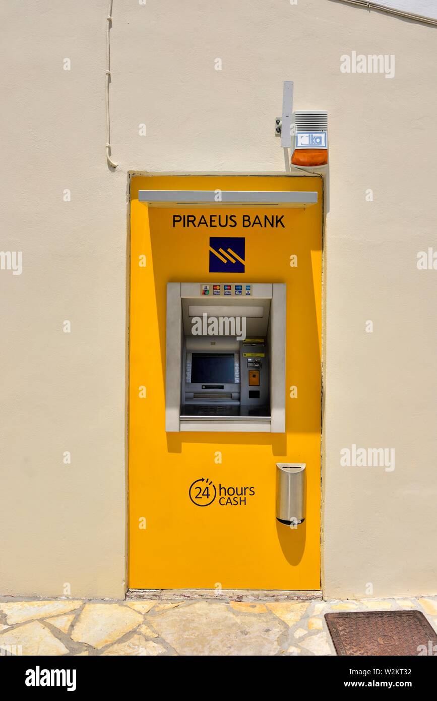 Piraeus Bank,cash dispenser macchina,24 ore di macchina in contanti,Corfù, Grecia Foto Stock