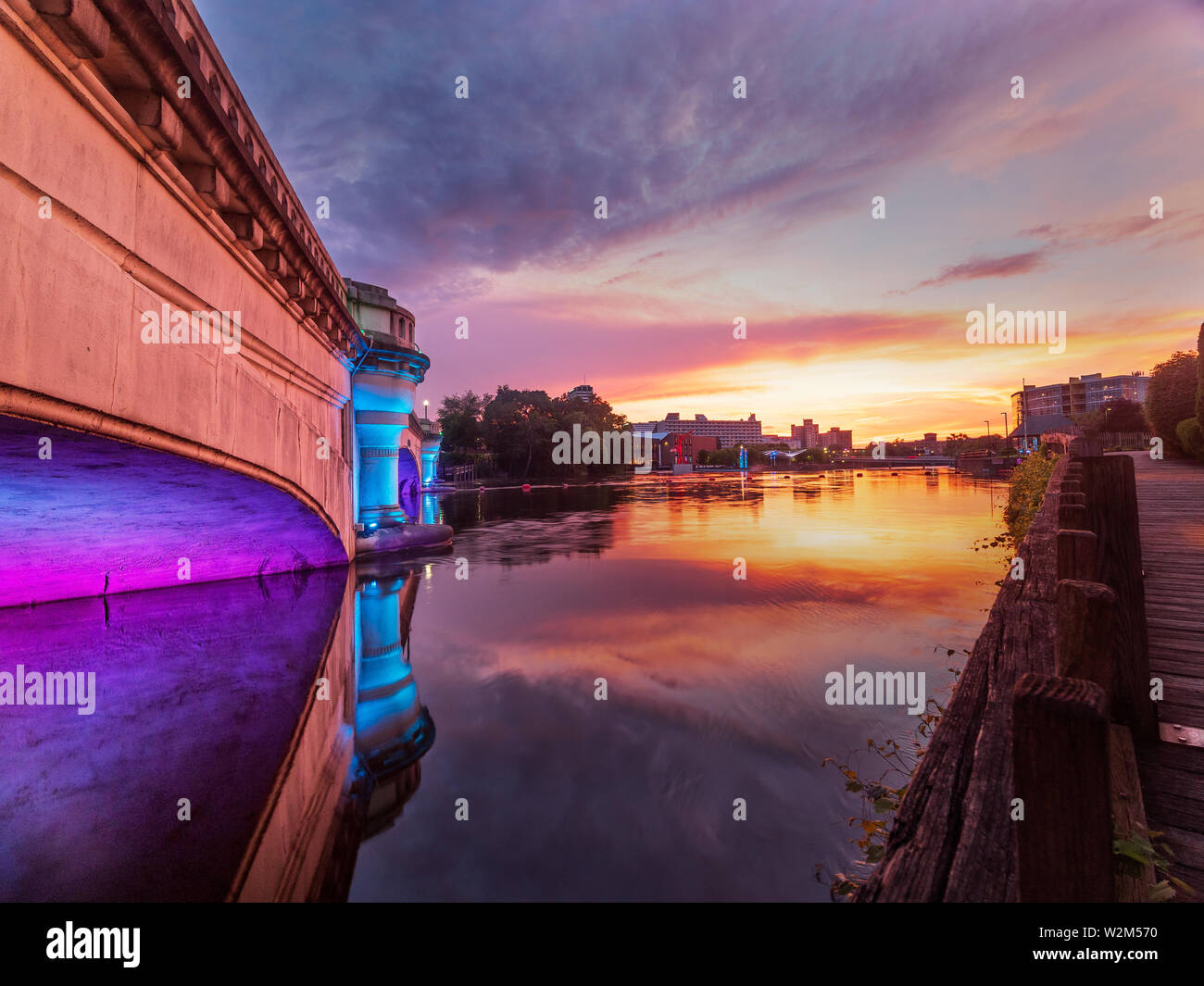 Il fiume luci sulla St Jospeph Fiume South Bend, Indiana. Foto Stock