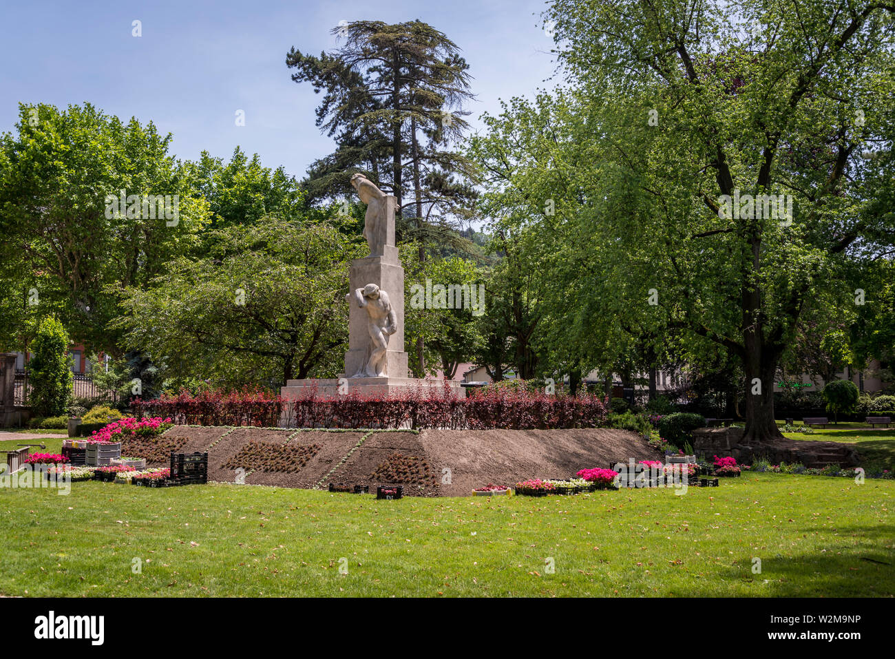Jardin de ville, città giardino con un monumento di guerra, Vienne, Francia Foto Stock