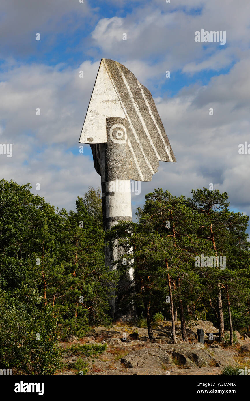 Kristinehamn, Svezia - Luglio 5, 2019: 15 m di altezza in calcestruzzo scultura di Picasso landmark è stato inaugurato nel mese di giugno 25, 1965 e situato presso il valo bay in Foto Stock