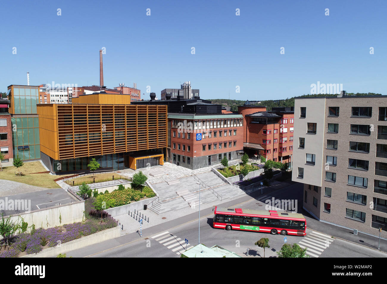Sodertalje, Svezia - 30 Giugno 2019: vista aerea del KTH Royal Institute of Technology in filiale a Kvarnbergatan street in Sodertalje entrata principale Foto Stock