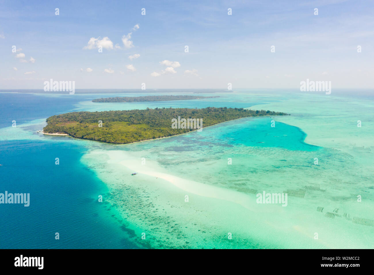 Mansalangan sandbar, Balabac, PALAWAN FILIPPINE. Isole tropicali con le lagune turchesi, vista da sopra. Seascape con atolli e isole. Foto Stock