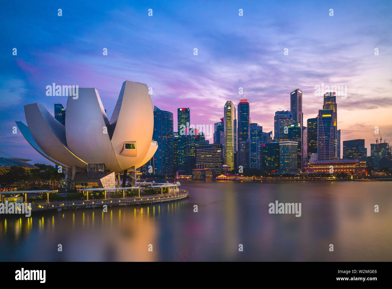 Singapore, Singapore - 10 agosto 2018: skyline di Singapore dalla marina bay Foto Stock