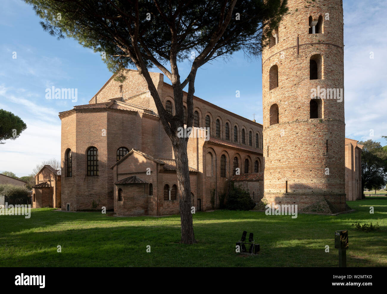 Ravenna, Basilica di Sant'Apollinare in Classe, Blick von Nordosten Foto Stock