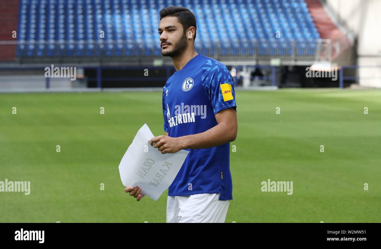 Firo: 10.07.2019 Calcio, 2019/2020 FC Schalke 04, photo shoot, opportunità fotografica OZAN KABAK | Utilizzo di tutto il mondo Foto Stock