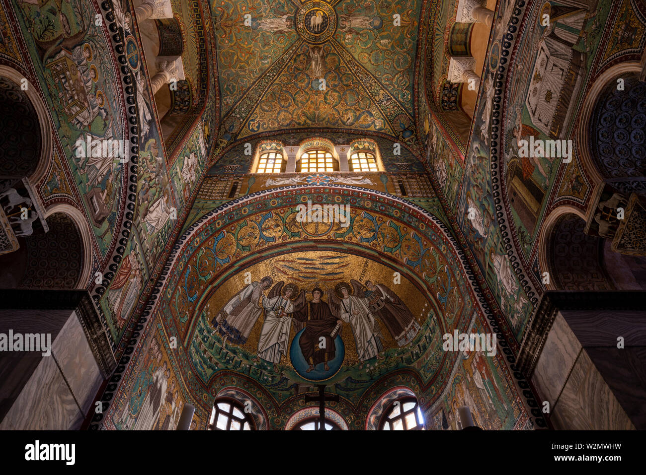 Ravenna, Basilica di San Vitale, Blick in die Kalotte der Chorapsis, Mosaik Foto Stock