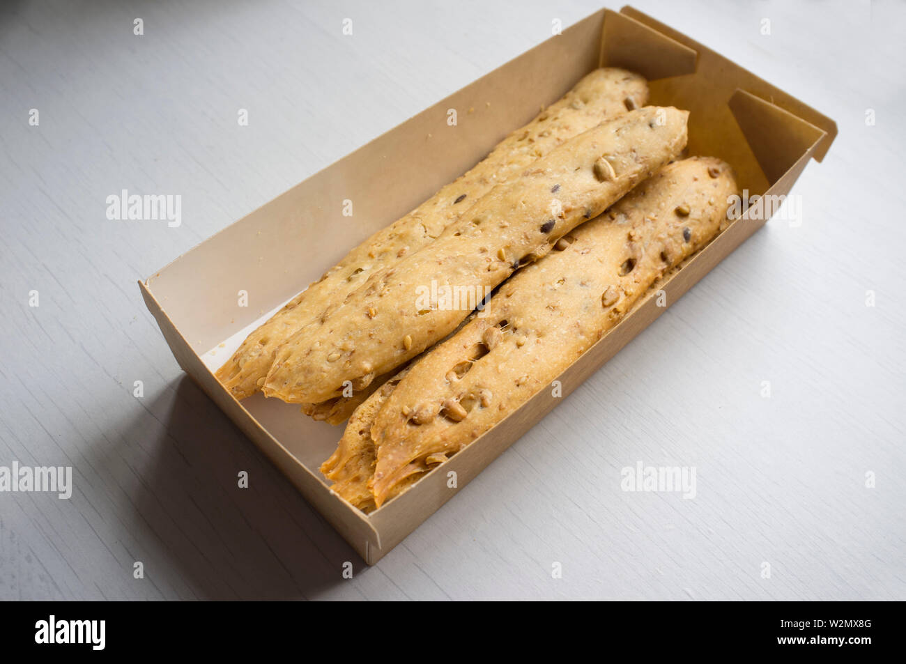 Barrette di cereali fatti di pane. Spuntini simili a grissini e spesso servito con vari piatti o spuntini Foto Stock