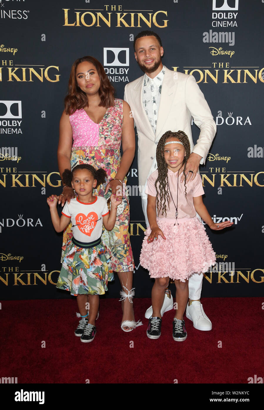 Hollywood, CA. 9 Luglio, 2019. Ayesha Curry, Steph Curry, Ryan Curry, Riley Curry, presso il re Leone Premiere del film a El Capitan theater in Hollywood, la California il 9 luglio 2019. Credito: Faye Sadou/media/punzone Alamy Live News Foto Stock