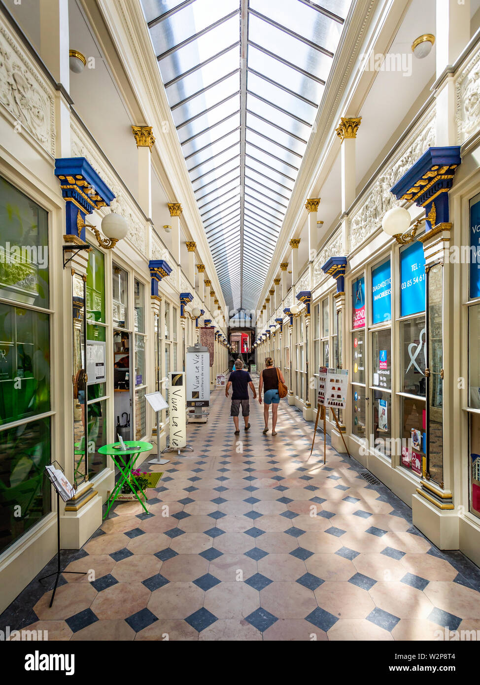 Passaggio coperto, Balthus passaggio, in Autun, Borgogna, Francia prese il 5 Luglio 2019 Foto Stock