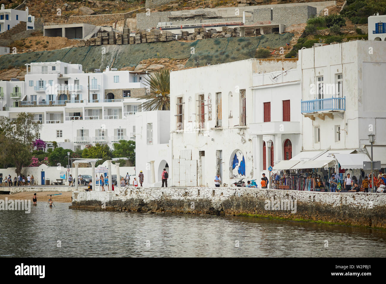Mykonos, Mikonos isola greca, parte delle cicladi grecia. landmark waterfront vincoli intorno al porto Foto Stock