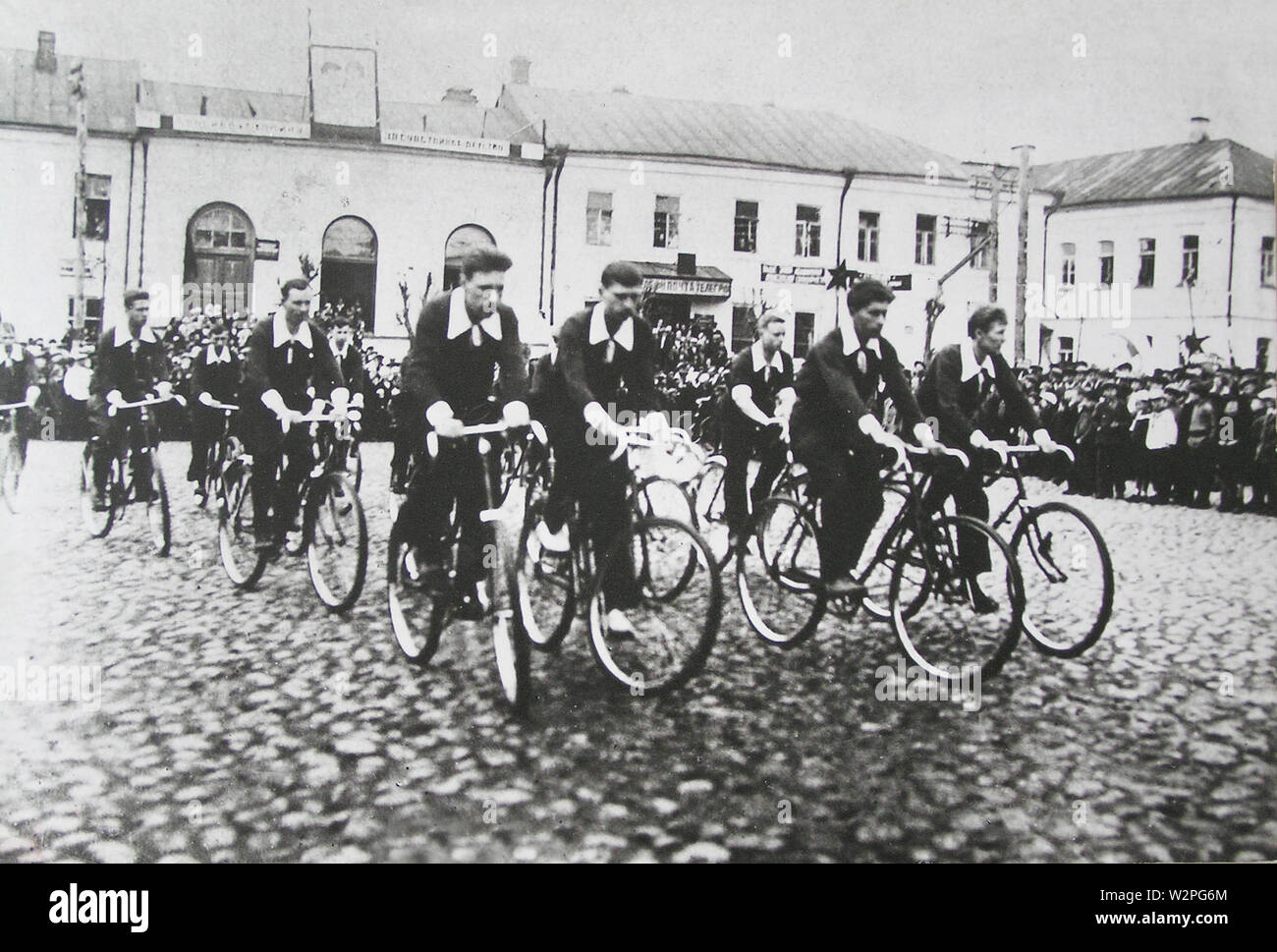 In bicicletta in Unione Sovietica (Russia) il 1 maggio 1938. Foto Stock