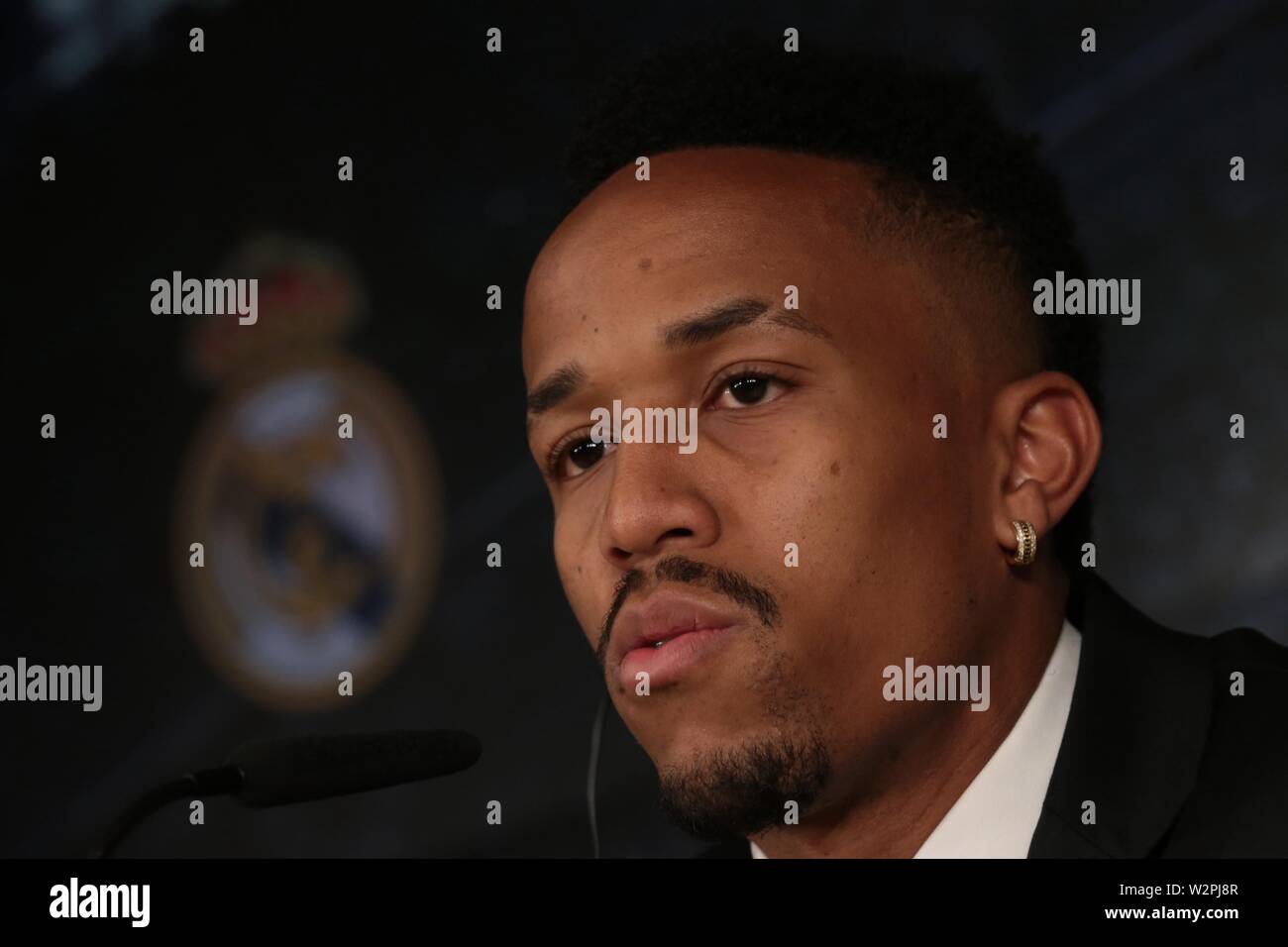 Madrid, Spagna. 10 Luglio, 2019. Madrid, Spagna; 10/07/2019.Eder Militao nuovo Real Madrid player, conferenza stampa al Santiago Bernabeu Stadium. Credito: Juan Carlos Rojas/Picture Alliance | in tutto il mondo di utilizzo/dpa/Alamy Live News Foto Stock