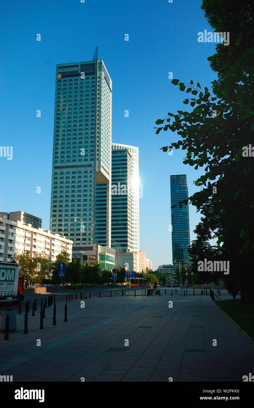 Edifici Skyrise in moderno Varsavia Foto Stock