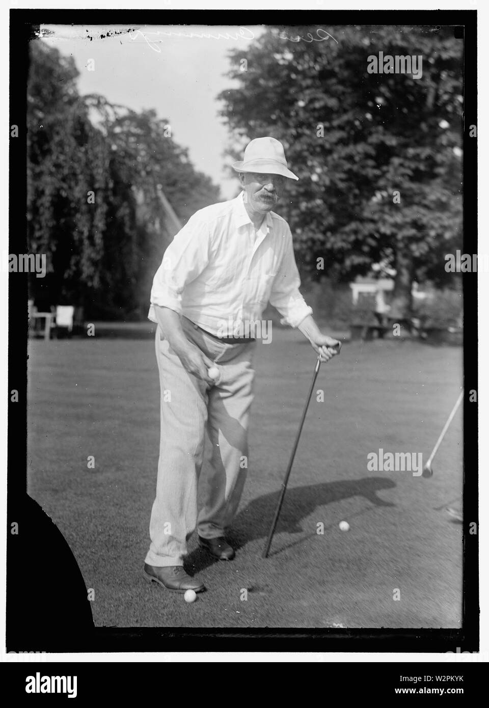 Il senatore Albert B. Cummins giocando a golf, 1917. Foto Stock