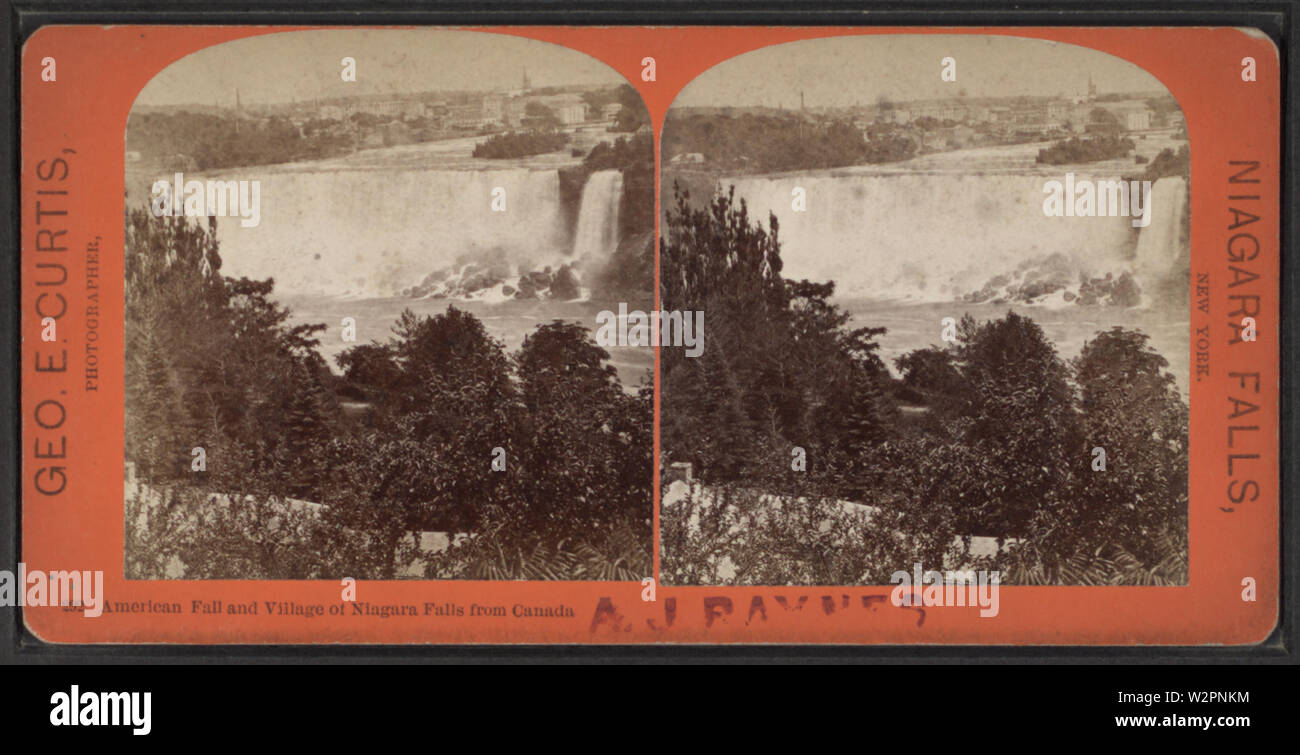 American cadere e il villaggio di Niagara Falls dal Canada, da Curtis, George e, d 1910 Foto Stock